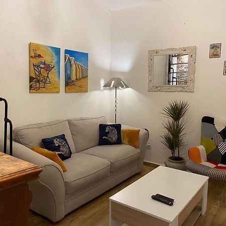 Charmante Maison Avec Exterieur A Deux Pas Des Remparts Aigues-Mortes Zewnętrze zdjęcie